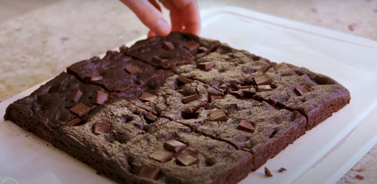 Spinach Brownies Taste and health together. Graphic Recipes