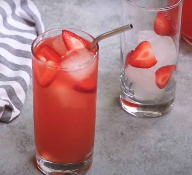 Strawberry acai refresher 