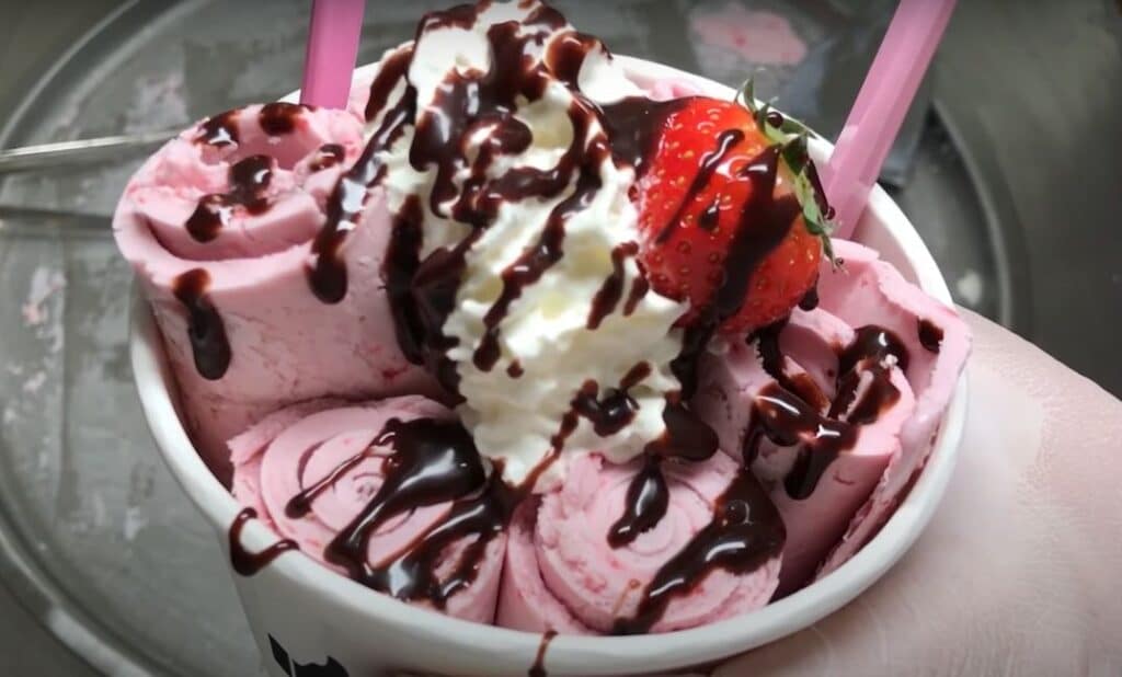 STRAWBERRY CHEESECAKE ROLLED ICE CREAM