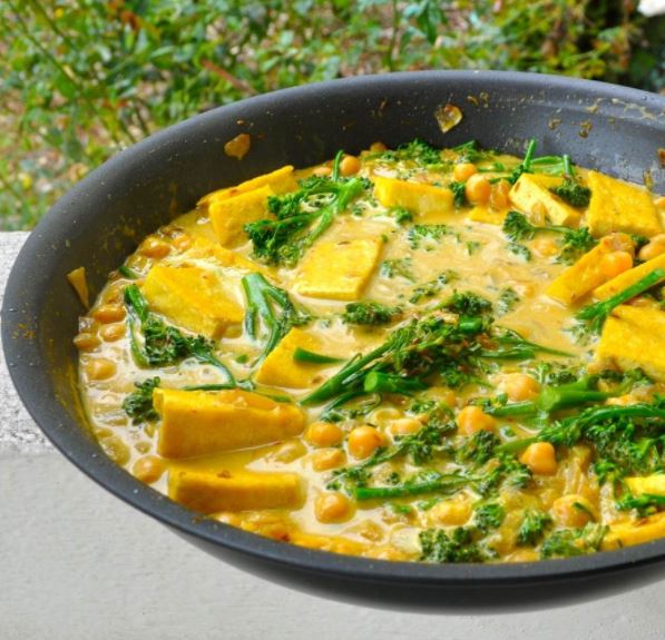 HOW TO MAKE COCONUT MILK VEGETARIAN CURRY